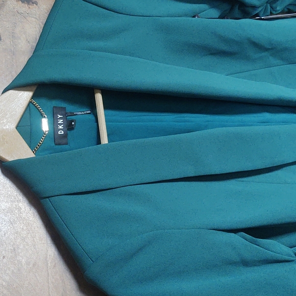 DKNY Emerald Green Ruched sleeve Blazer sz 8 Petite women - Picture 2 of 13